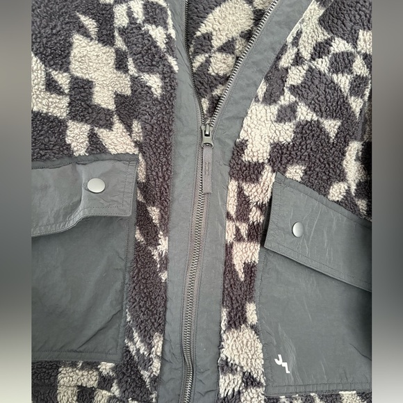 JoyLab Jacket - Picture 3 of 6